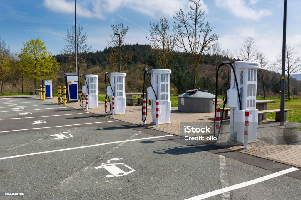 E-Autos und Demokratie: Mehr als nur ein Antrieb